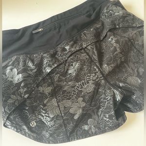 Tagged ripped off. Lululemon size 6 speed up high rise 4 inch